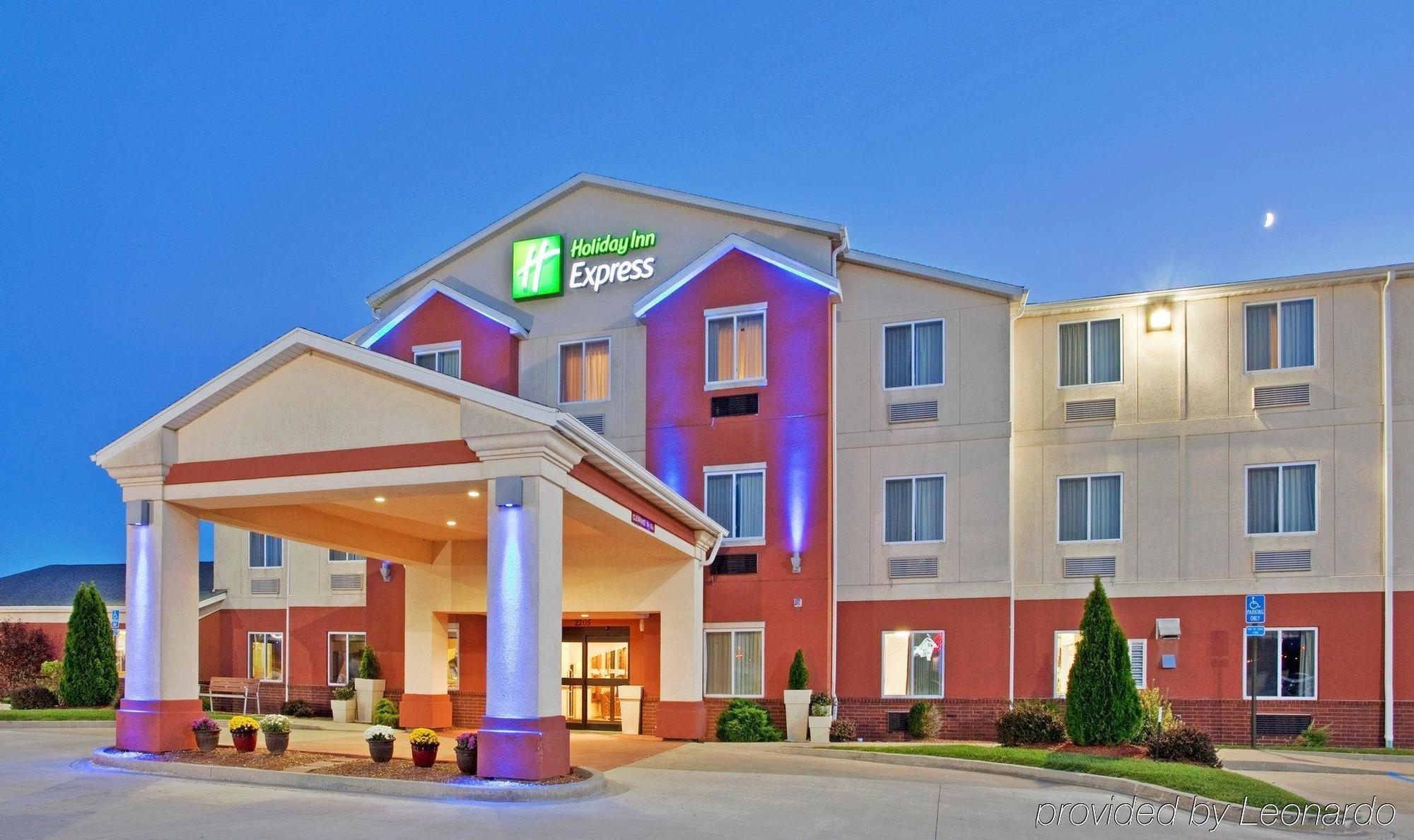 Hotel Baymont By Wyndham Fulton Exterior foto