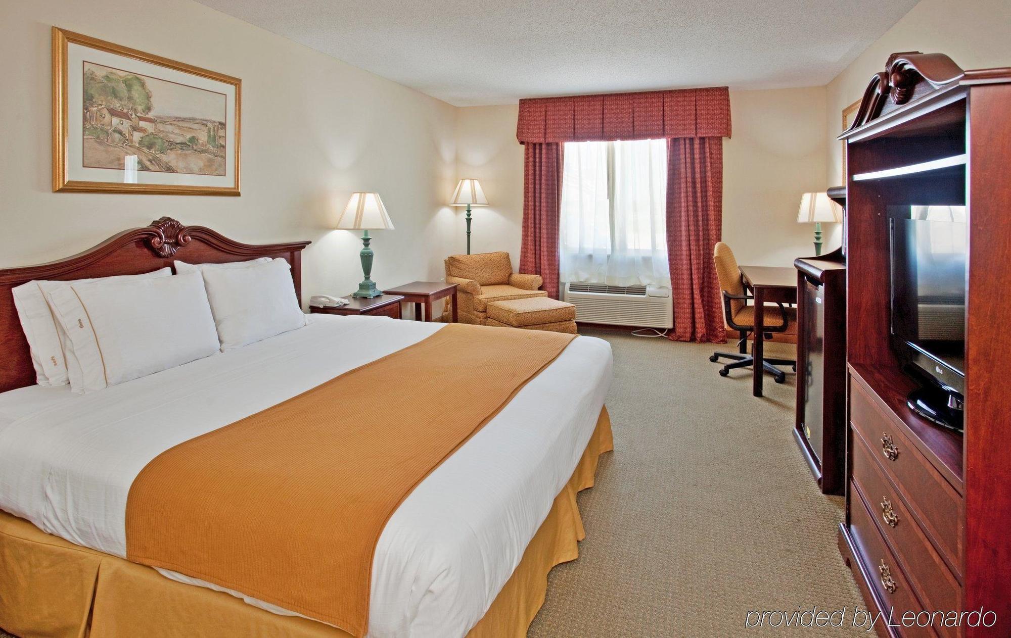 Hotel Baymont By Wyndham Fulton Exterior foto