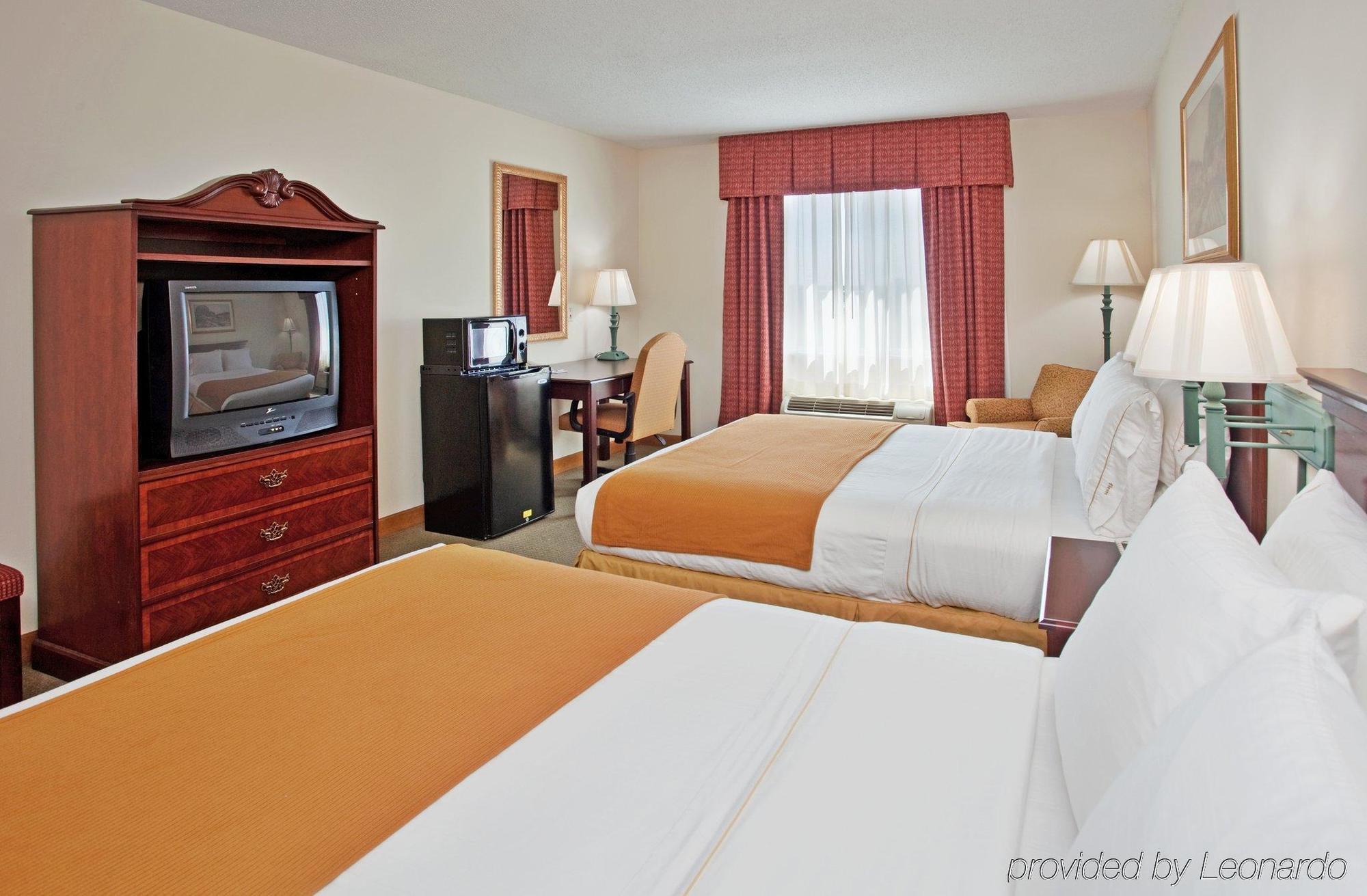 Hotel Baymont By Wyndham Fulton Exterior foto