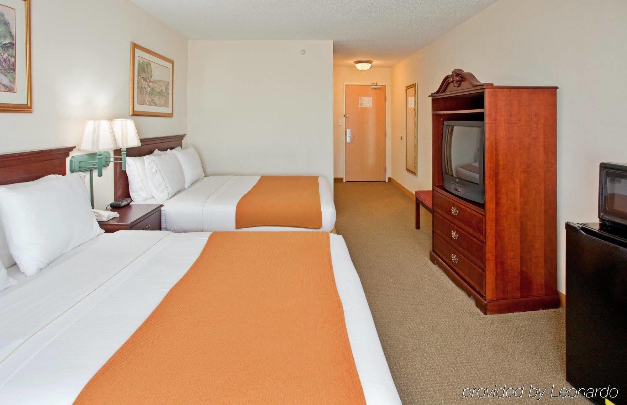 Hotel Baymont By Wyndham Fulton Exterior foto